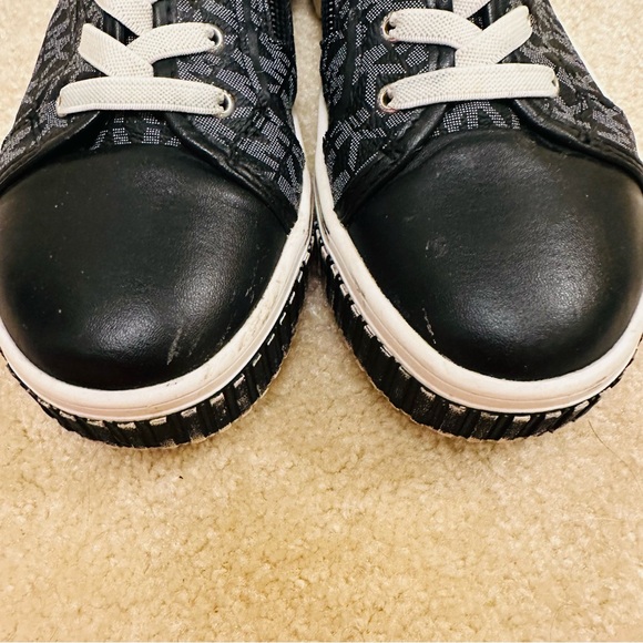⭐️ Michael Kors Kids Skate Split High-Top Sneakers - Picture 5 of 9